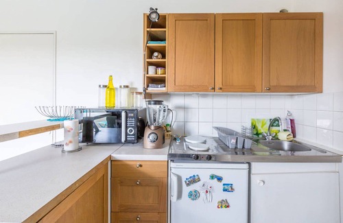 Neuilly-sur-Marne Apartment | Cozy Studio Retreat Near Paris and Disney with Breakfast