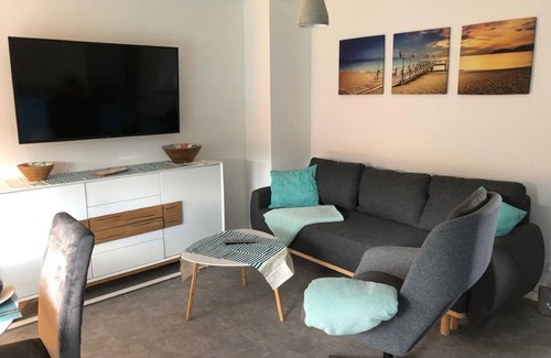 Kraksdorf Condo | Cozy Apartment Steps from Beach with Oceanfront Views