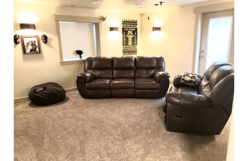 Farmington House | Convenient Cozy Basement Retreat Near Major Attractions