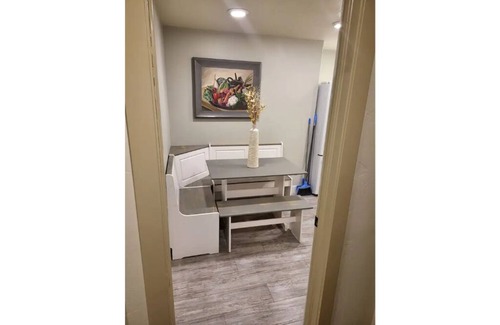 Farmington House | Convenient Cozy Basement Retreat Near Major Attractions
