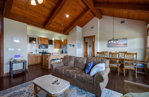 Jonestown Cottage | Cozy Cottage at Hollows Resort: Pools, Spa & Beach Club Fun