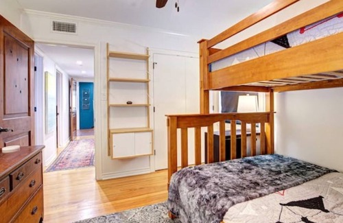 Allandale House | Beautiful Cozy Home in Central ATX, mins to Dntwn