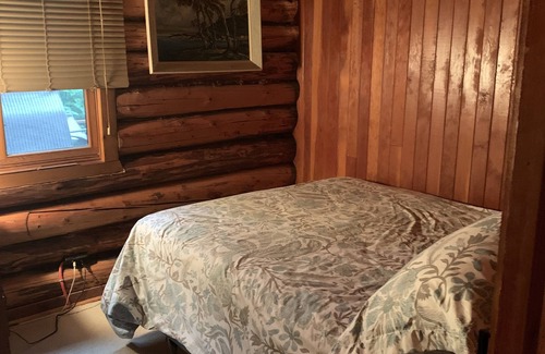 Victoria Beach Cottage | Cozy Log Cabin Retreat with Family-Friendly Amenities