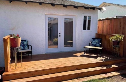 Los Angeles House | Charming LA Retreat: Family-Friendly Near SoFi & Beaches