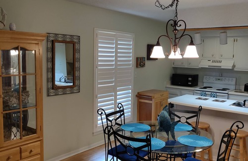 Northeast Pensacola House | Cozy Retreat: 9.6/10 Rated, Near Nightlife & Oceanfront Amenities