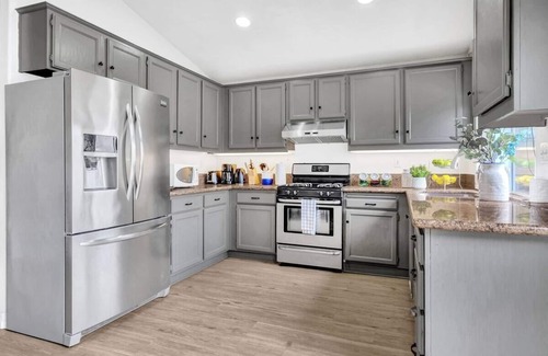 Stevenson Ranch House | Beautiful Cozy Home Near Magic Mountain & Shopping in Stevenson Ranch