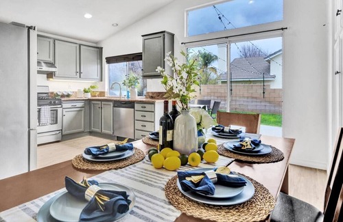 Stevenson Ranch House | Beautiful Cozy Home Near Magic Mountain & Shopping in Stevenson Ranch