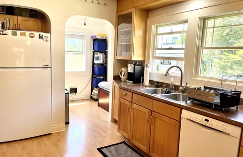 Wallingford House | Guest Rated 10/10: Craftsman with Yard & Pet-Friendly Perks