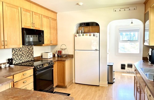 Wallingford House | Guest Rated 10/10: Craftsman with Yard & Pet-Friendly Perks