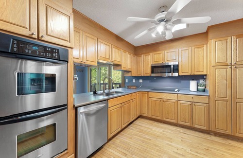Candler House | Guest Rated: 10/10 Creekside Mountain Retreat Near Downtown