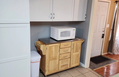 Champaign House | Scenic Creekside Retreat Near UIUC - Pet-Friendly Stay