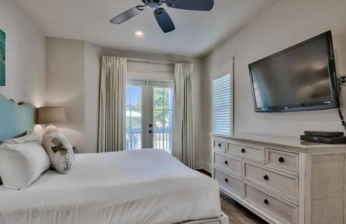 Crystal Shores House | Idyllic Crystal Home Steps to the Beach with Private Pool