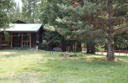 Boundary County Cabin | Beautiful custom built log cabin with AC, WiFi in private forest retreat