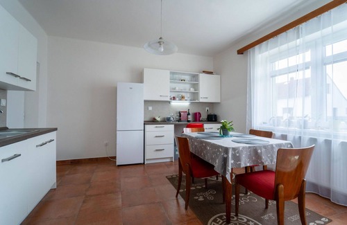 Kolin 2 House | Beautiful private villa for 5 people with WIFI, TV, terrace, pets allowed and parking