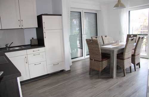 Petersfeld House | Ideal Retreat at Thülsfelder Talsperre with Pool & Views