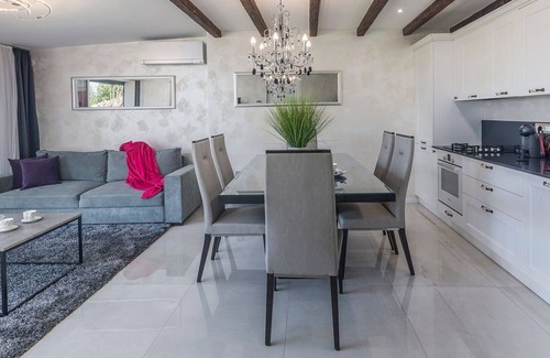 Rovinj Cabin | Beautiful Deluxe Villa with Sea View, located in the center of - Rovinj.