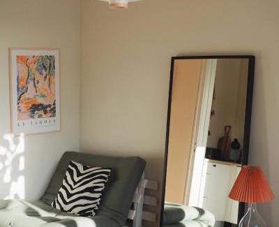 Kallio Apartment | Stylish Design Studio in Kallio – Child Friendly & Rated 8.9