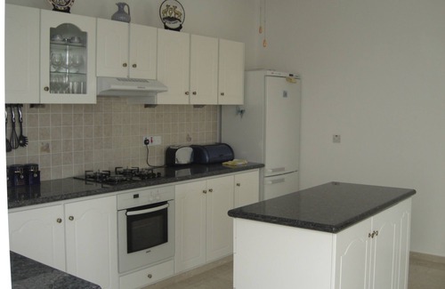Peyia Town Villa | Beautiful Detached 3 bed luxury villa with private Pool and Gardens Car arranged