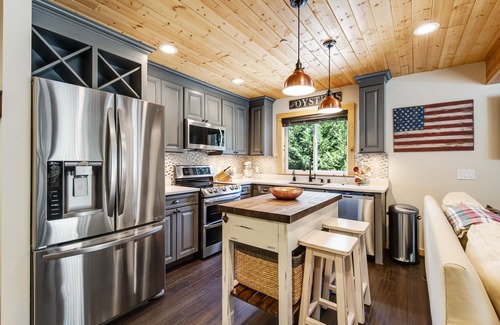 Lilliwaup House | Pet-Friendly Secluded Retreat with Hot Tub & Ocean Views