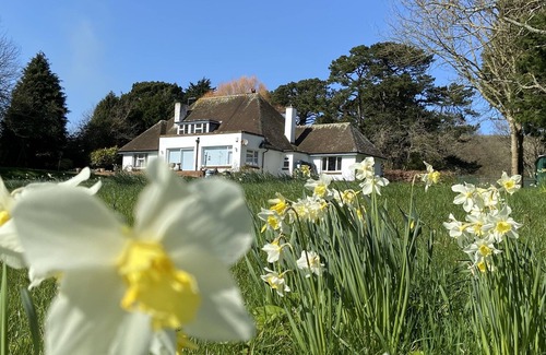 Church Knowle House | Tranquil Dorset Country House with Oceanfront Pool & Spa