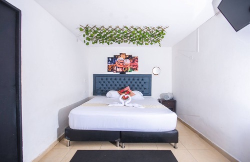 San Jeronimo Hotel | Inviting Double Room in San Jerónimo for Family Getaways