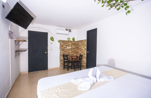 San Jeronimo Hotel | Inviting Double Room in San Jerónimo for Family Getaways