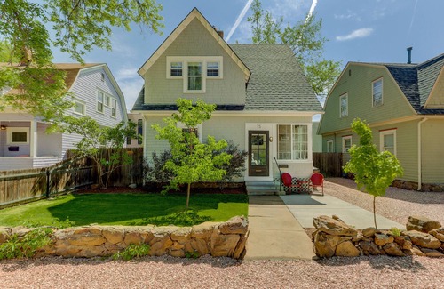 Central Colorado Springs House | Elegant Downtown Victorian with Hot Tub & Spa Amenities