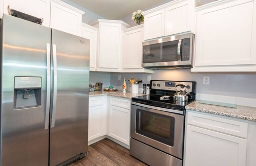Central Business District House | Scenic Downtown Retreat with River Views - Walk Everywhere!