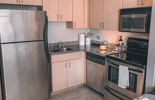 Cortez Hill Apartment | Cozy Downtown San Diego Studio with Spa & Breakfast