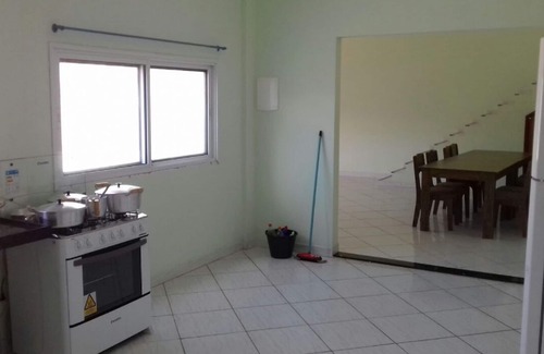Praia do Morro House | Spacious Duplex 800m from Beach - Pet Friendly & Spa Access