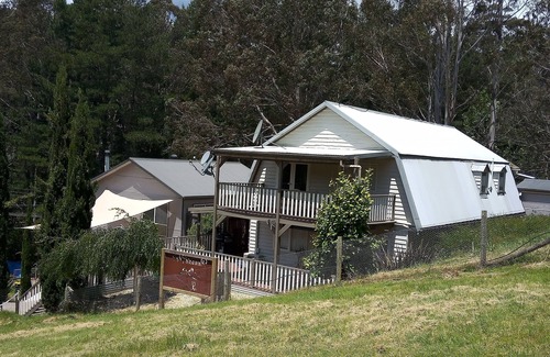 Merrijig House | Idyllic Dutch Barn Retreat in Merrijig, Near Mt Buller