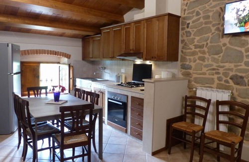 Saturnana Apartment | Elegant Apartment with Panoramic Views and Hot Tub Access