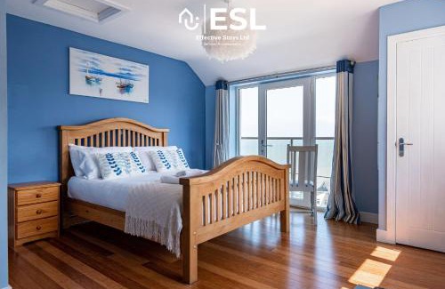 New Quay House | Scenic 5 Bedroom Home with Sea Views & Pet-Friendly Stay