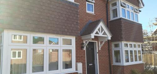 Wokingham Bed & Breakfast | Seaside En-suite Room with Ocean View & Restaurant Access