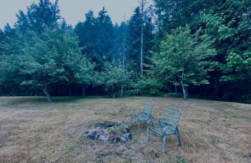 Laidlaw House | Beautiful Entire Suite 3 Bedroom-Vancouver-Hope BC