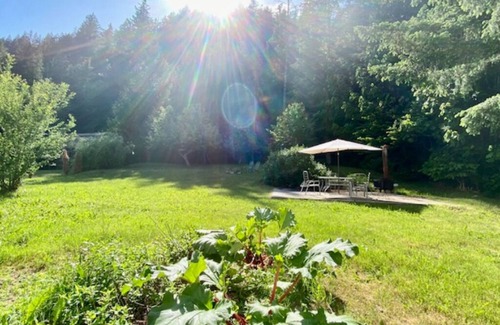 Laidlaw House | Beautiful Entire Suite 3 Bedroom-Vancouver-Hope BC