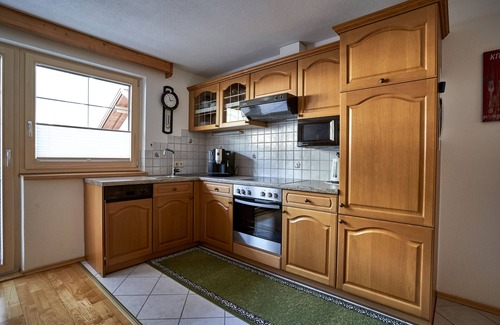 Umhausen Apartment | Elegant Apartment with Ocean View and Perfect 10 Rating