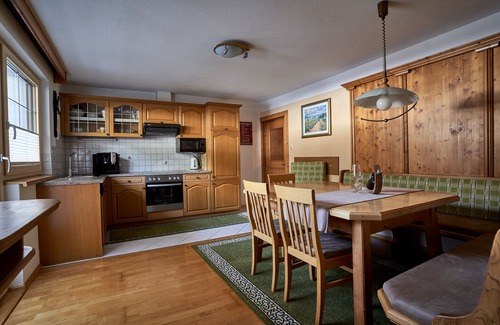 Umhausen Apartment | Elegant Apartment with Ocean View and Perfect 10 Rating