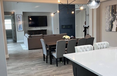 Shady Hollow House | Convenient Executive Home in Circle C, Near Downtown Austin