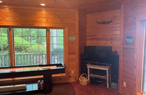 Reed Creek House | Unforgettable Lake Hartwell Views with Family-Friendly Perks