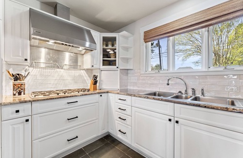 New Roads House | Waterfront Home on False River with Dock and Pool Access