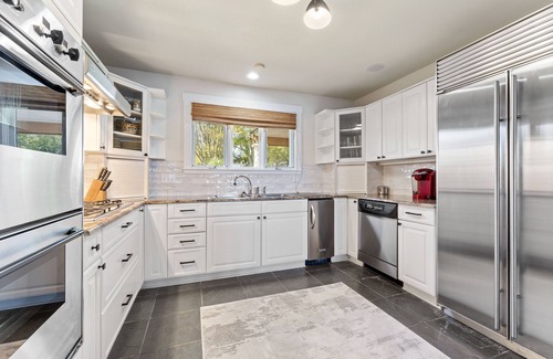 New Roads House | Waterfront Home on False River with Dock and Pool Access