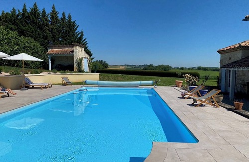 La Sauvetat House | Family-Friendly Country House with Pool and Spa Amenities