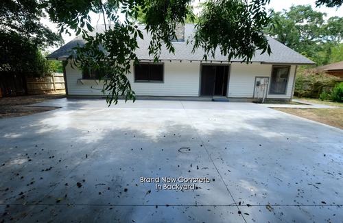 Barrington Oaks House | Family-Friendly Retreat with Ocean View and Spa Access