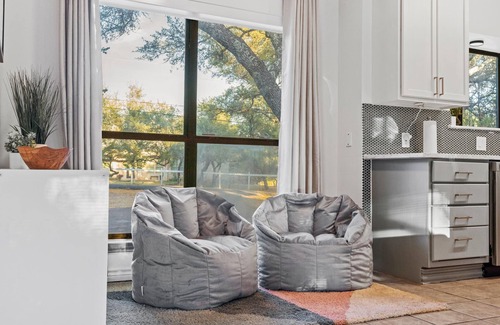 Austin House | Family-Friendly Retreat with Ocean View & Pet Amenities