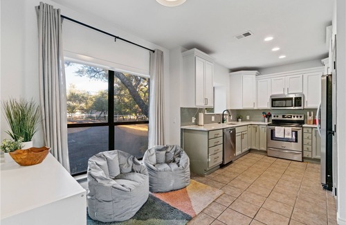 Austin House | Family-Friendly Retreat with Ocean View & Pet Amenities