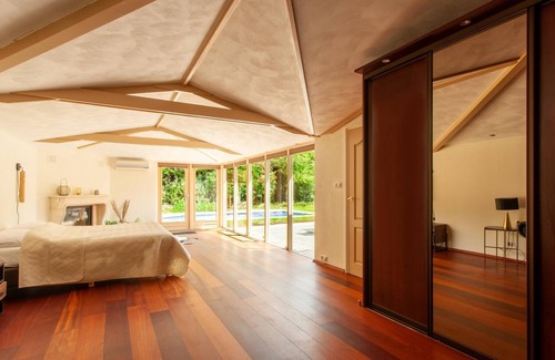 Municipality of Heerhugowaard Villa | Inviting Villa with Heated Pool, Jacuzzi & High Guest Rating