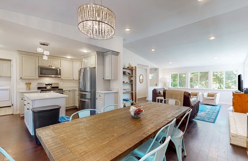 Bainbridge Island House | Inviting Farmhouse-Chic Retreat with Ocean View & Chef's Kitchen