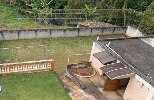 Mogi das Cruzes House | Idyllic Farm Retreat with Pool and Soccer Field for Families