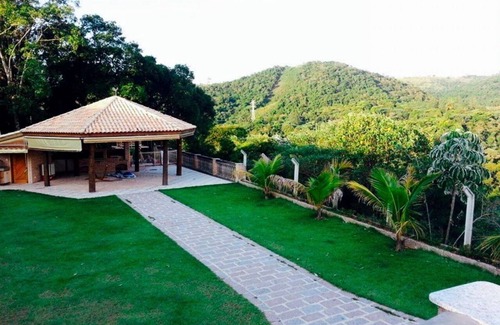 Cabreuva House | Scenic Farm Retreat for Events with Ocean View & Spa